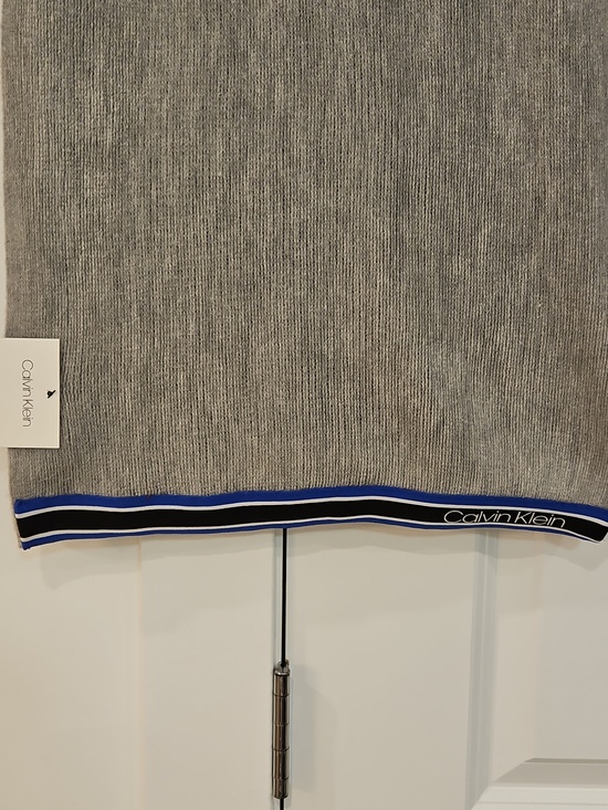 NWT Calvin Klein Gray Infinity Scarf with Blue Accent - Picture 10 of 12